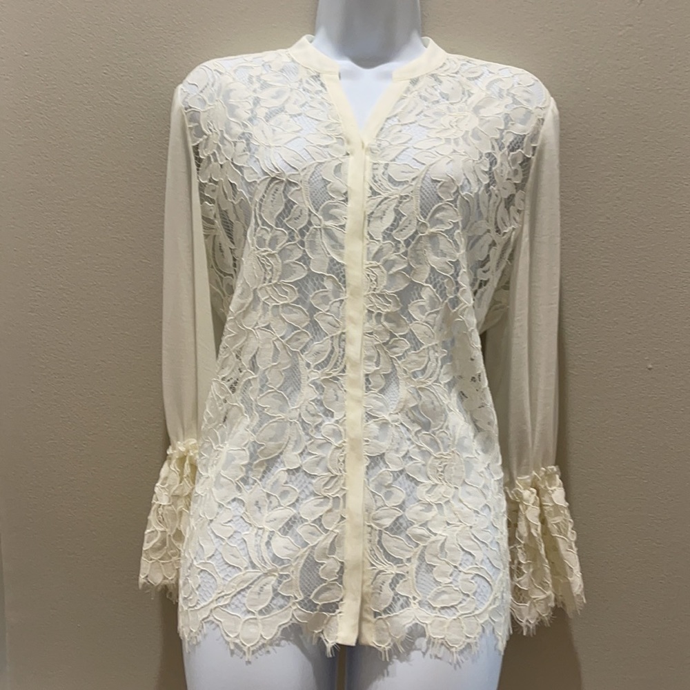 Chico’s lace ruffled long sleeve blouse